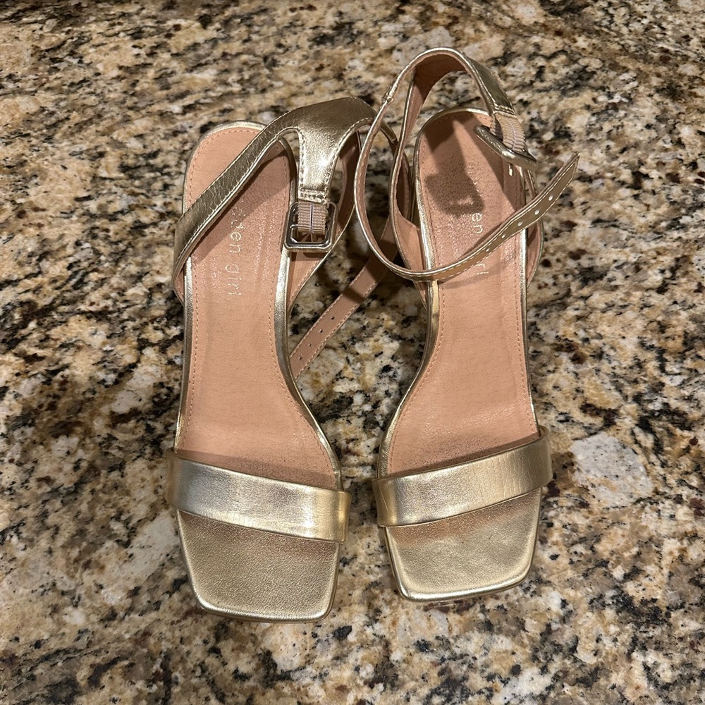 Madden Girl Gold Block Heels Sz 7.5